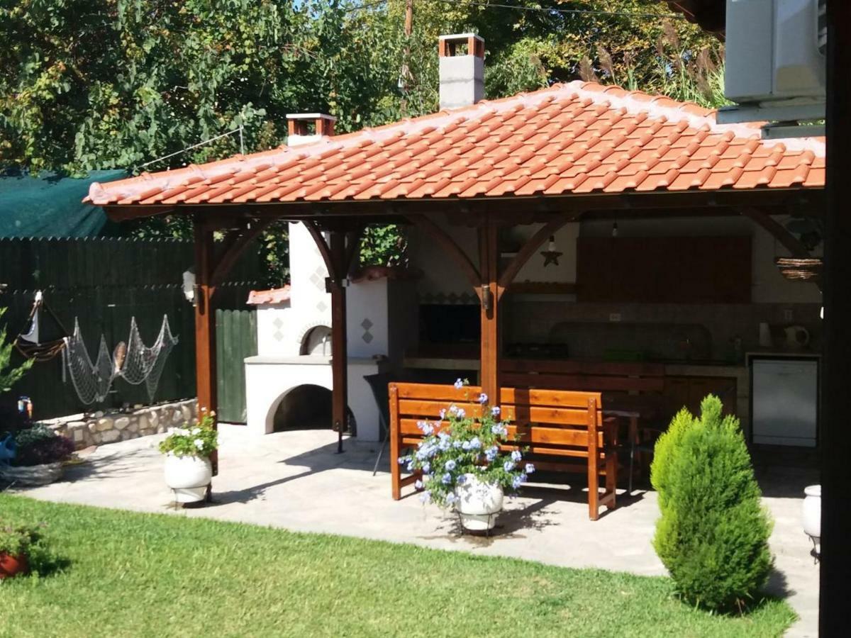 Antonis House