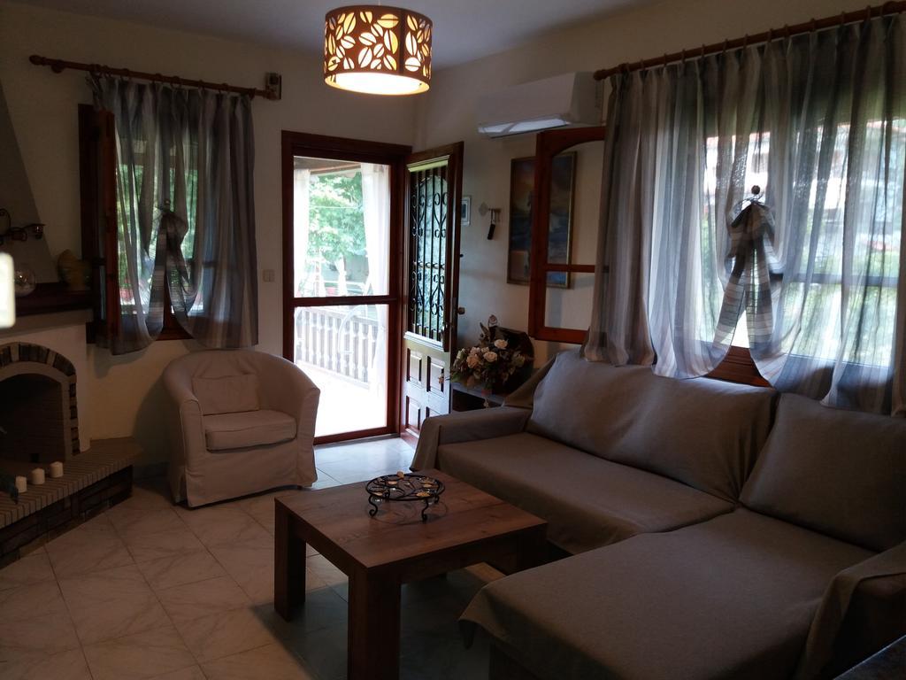 Antonis House * Βουρβουρού