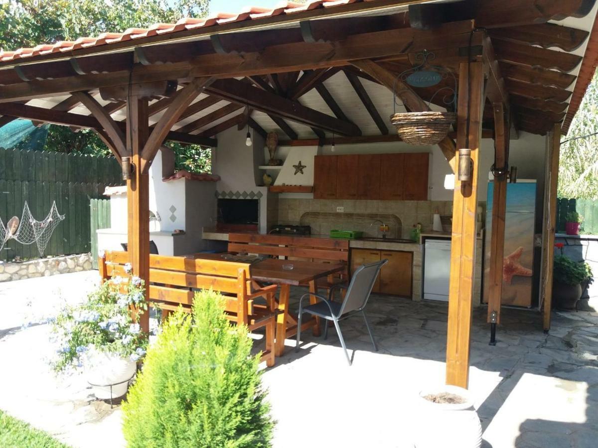 Antonis House